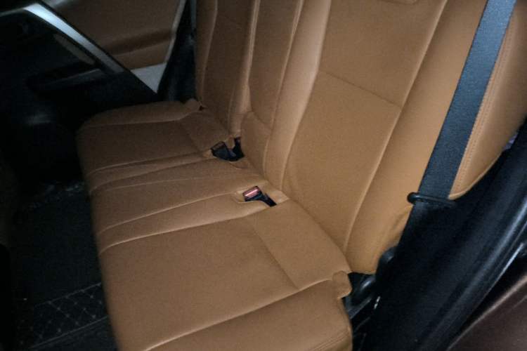 Used Toyota RAV4 2015 2.0L CVT Two-Wheel Drive Urban Edition Left Rear Seat