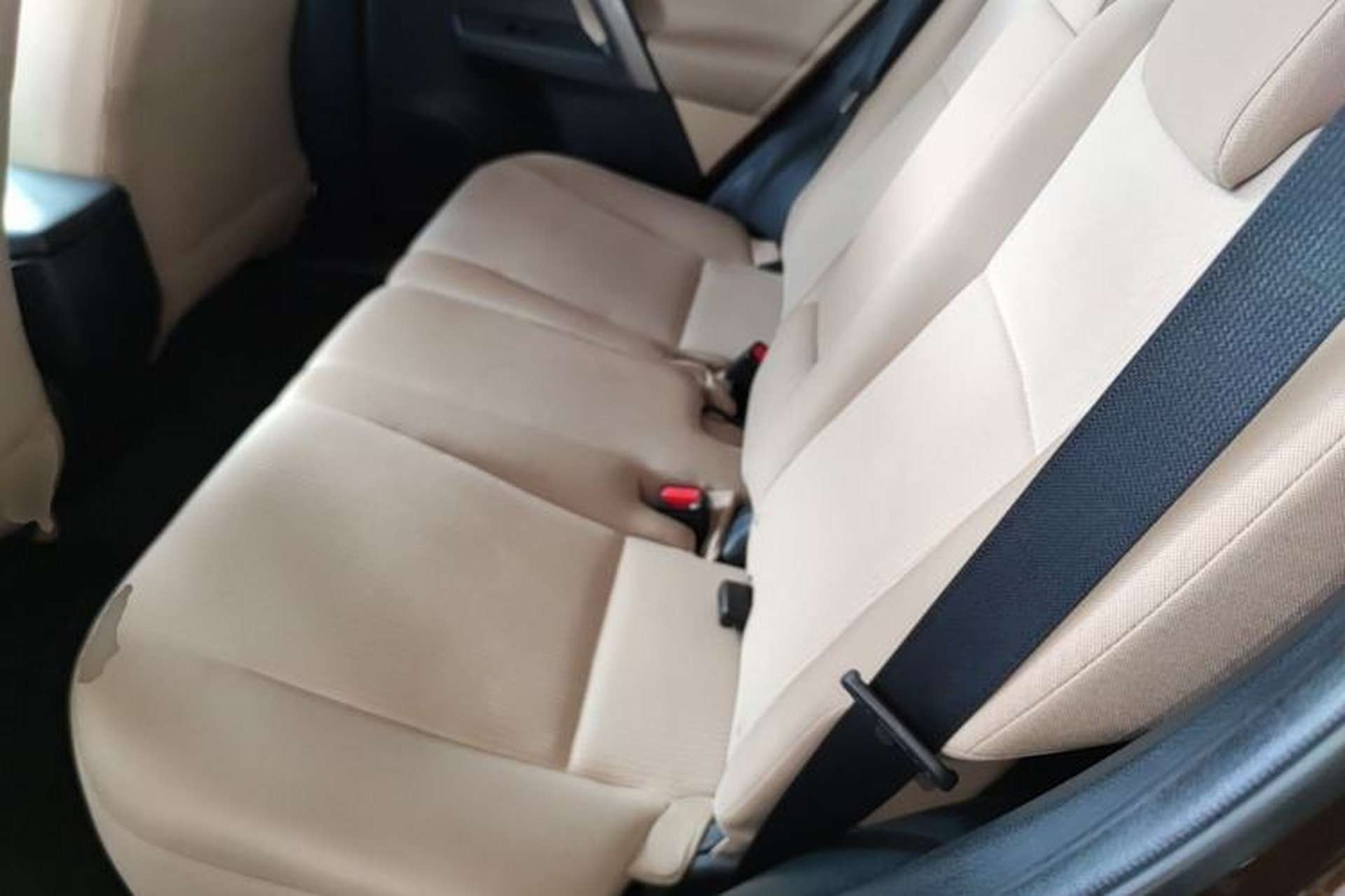 Used Toyota RAV4 2015 2.0L CVT Two-Wheel Drive Fashion Edition Left Rear Seat