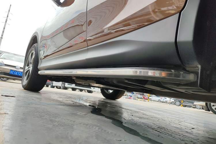 Used Toyota RAV4 2015 2.0L CVT Two-Wheel Drive Fashion Edition Left Side Sill