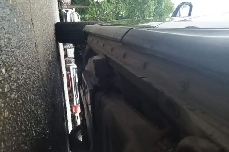 Used Toyota RAV4 2015 2.0L CVT Two-Wheel Drive Fashion Edition Left Side Sill
