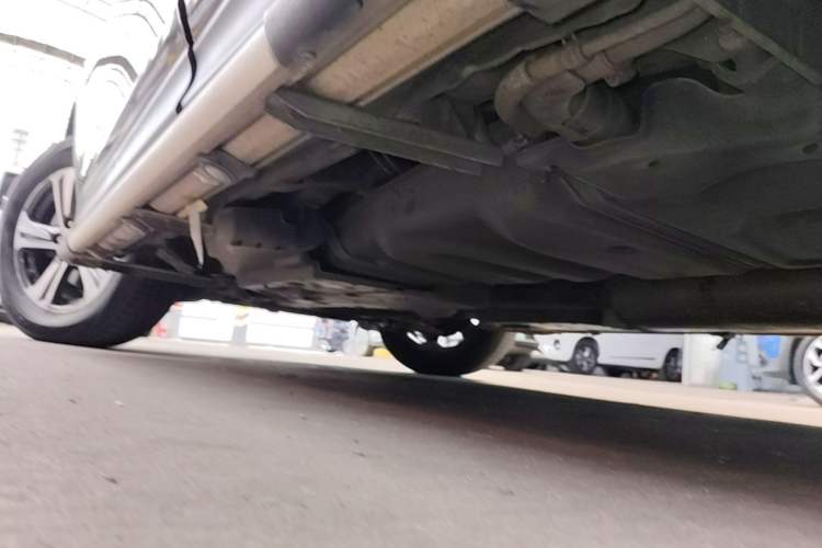 Used Toyota RAV4 2015 2.0L CVT Two-Wheel Drive Fashion Edition Left Side Sill