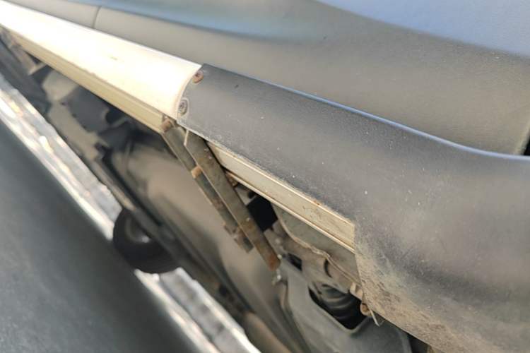 Used Toyota RAV4 2015 2.0L CVT Two-Wheel Drive Fashion Edition Left Side Sill