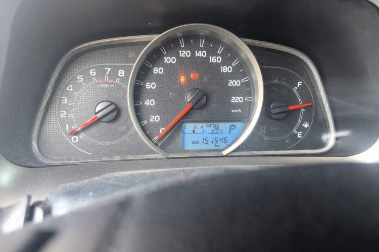 Used Toyota RAV4 2015 2.0L CVT Two-Wheel Drive Fashion Edition Odometer Close Up
