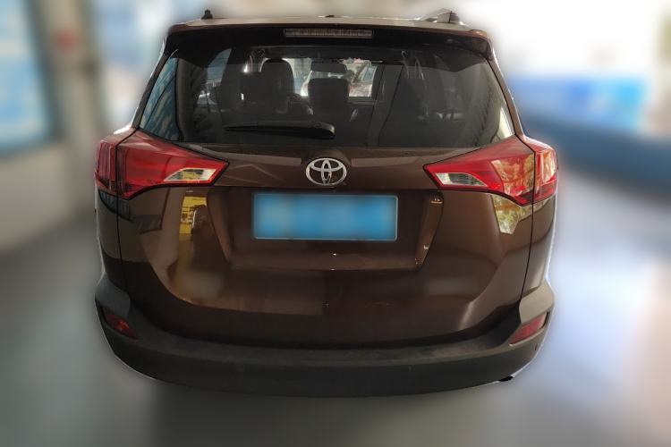 Used Toyota RAV4 2015 2.0L CVT Two-Wheel Drive Fashion Edition Rear