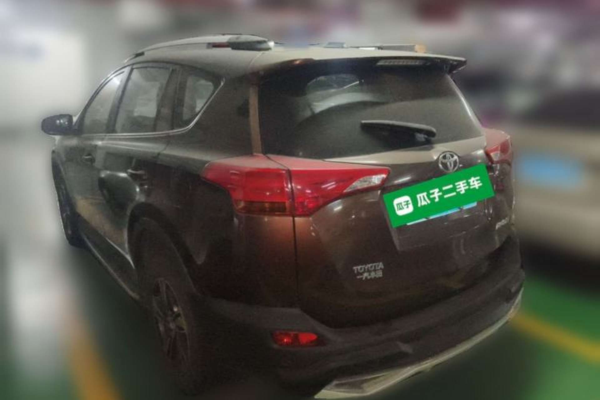 Used Toyota RAV4 2015 2.0L CVT Two-Wheel Drive Fashion Edition Rear Left 45 Deg