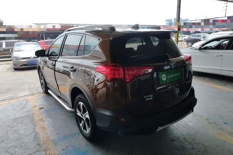 Used Toyota RAV4 2015 2.0L CVT Two-Wheel Drive Fashion Edition Rear Left 45 Deg