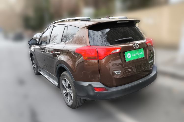 Used Toyota RAV4 2015 2.0L CVT Two-Wheel Drive Fashion Edition Rear Left 45 Deg