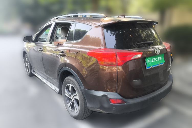 Used Toyota RAV4 2015 2.0L CVT Two-Wheel Drive Fashion Edition Rear Left 45 Deg