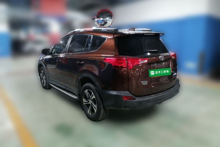 Used Toyota RAV4 2015 2.0L CVT Two-Wheel Drive Fashion Edition Rear Left 45 Deg