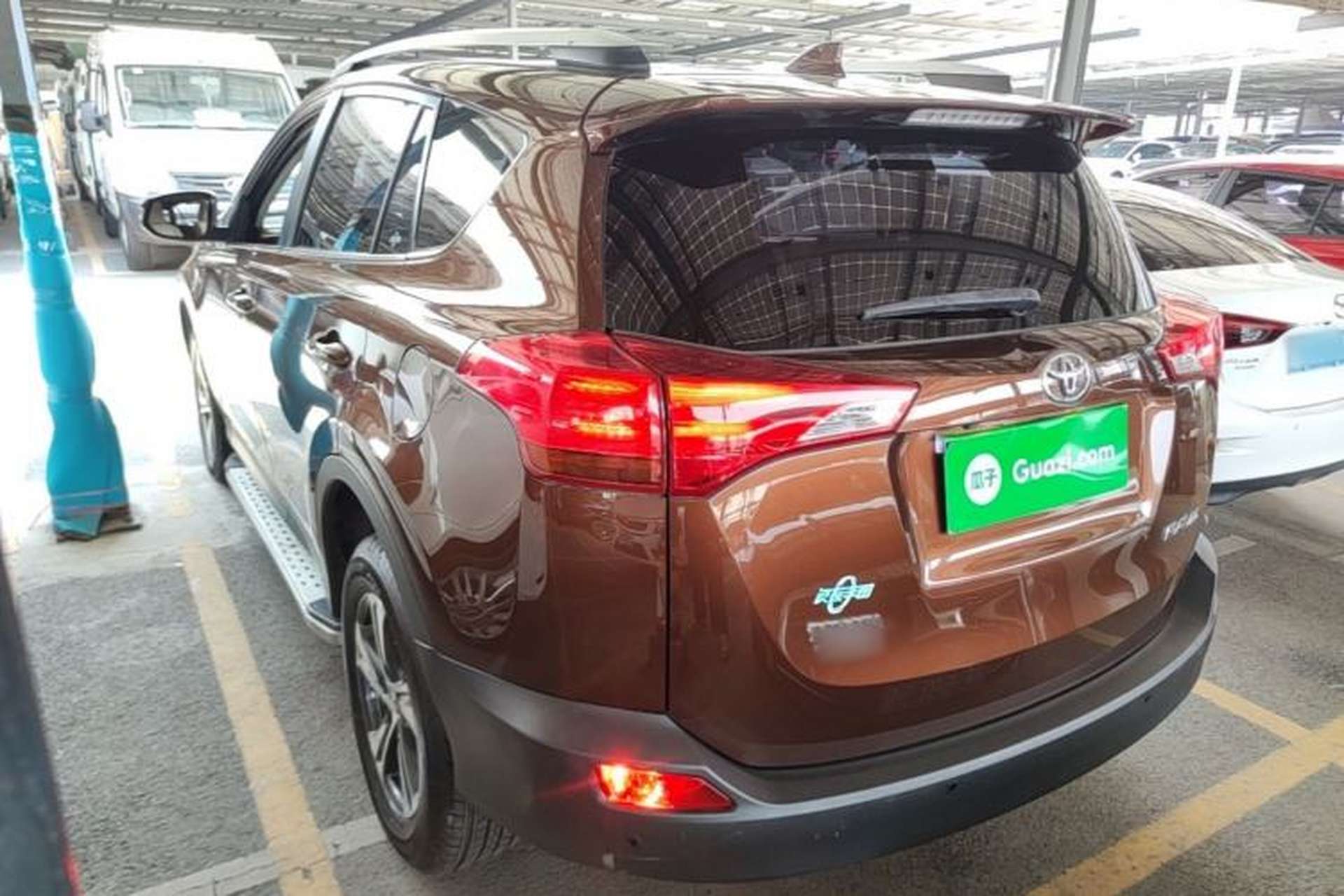 Used Toyota RAV4 2015 2.0L CVT Two-Wheel Drive Fashion Edition Rear Left 45 Deg
