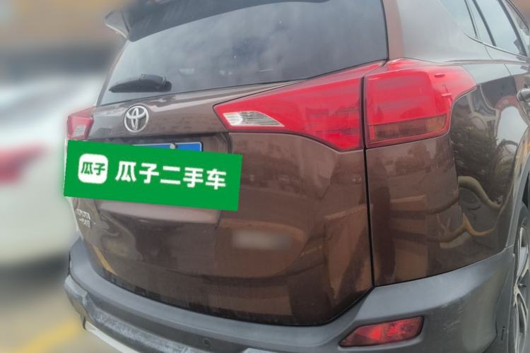 Used Toyota RAV4 2015 2.0L CVT Two-Wheel Drive Fashion Edition Rear