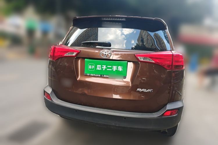 Used Toyota RAV4 2015 2.0L CVT Two-Wheel Drive Fashion Edition Rear