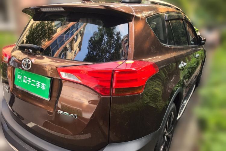 Used Toyota RAV4 2015 2.5L Automatic 4x4 Luxury Edition Rear Right 45 Deg