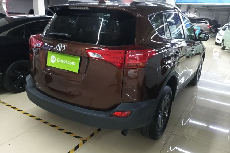 Used Toyota RAV4 2015 2.0L CVT 4x4 Trend Edition Rear Right 45 Deg