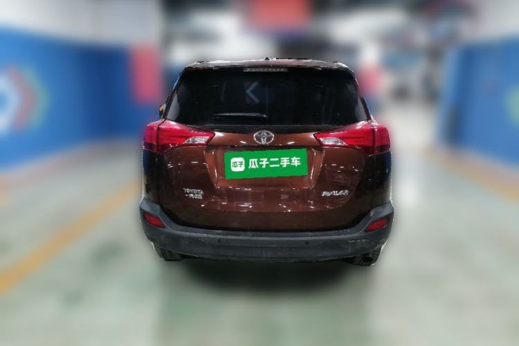 Used Toyota RAV4 2015 2.0L CVT Two-Wheel Drive Fashion Edition Rear