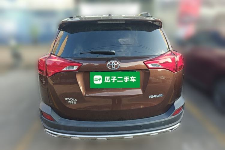 Used Toyota RAV4 2015 2.0L CVT Two-Wheel Drive Fashion Edition Rear