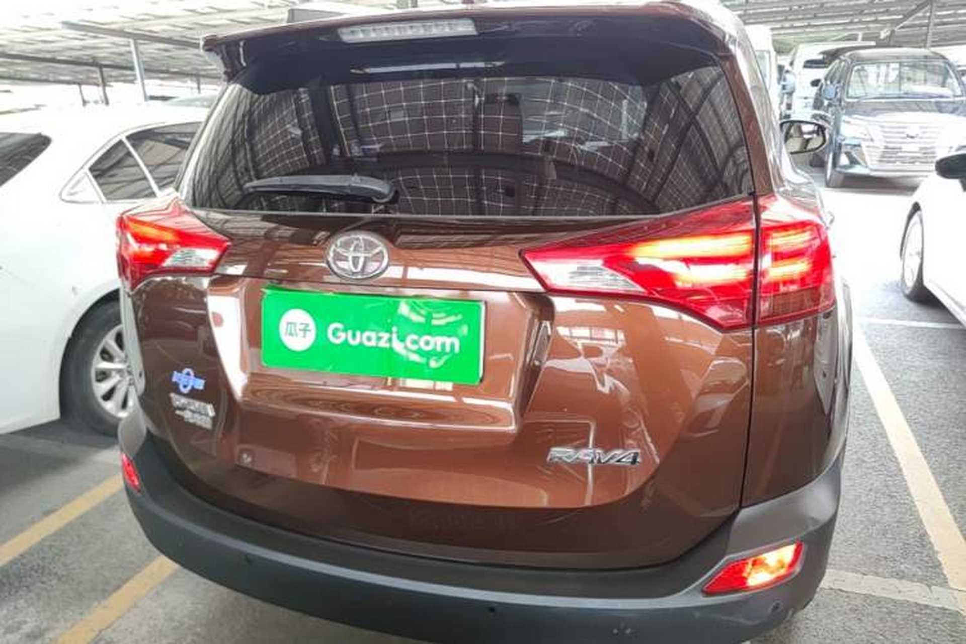 Used Toyota RAV4 2015 2.0L CVT Two-Wheel Drive Fashion Edition Rear