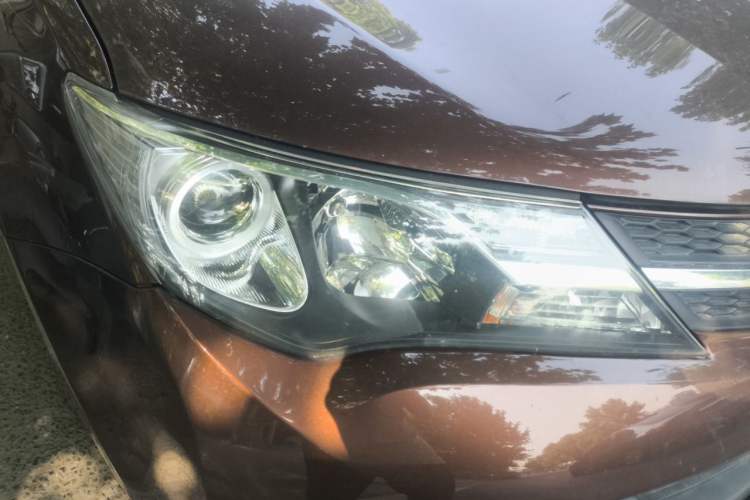 Used Toyota RAV4 2015 2.0L CVT Two-Wheel Drive Fashion Edition Right Front Headlight