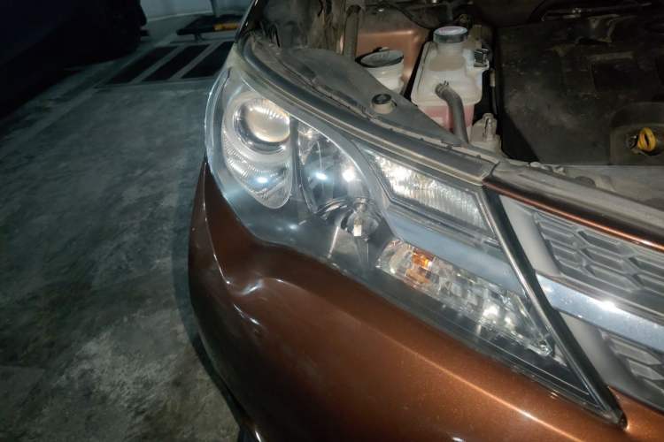 Used Toyota RAV4 2015 2.0L CVT Two-Wheel Drive Fashion Edition Right Front Headlight