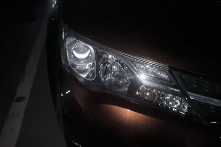 Used Toyota RAV4 2015 2.0L CVT Two-Wheel Drive Urban Edition Right Front Headlight