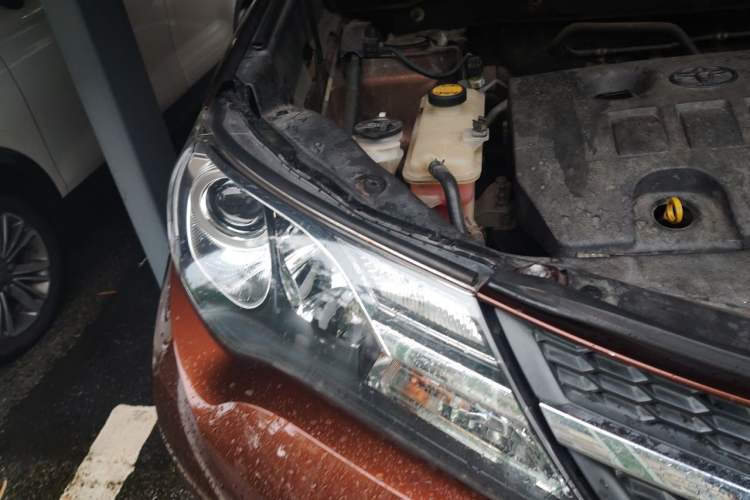 Used Toyota RAV4 2015 2.0L CVT Two-Wheel Drive Fashion Edition Right Front Headlight