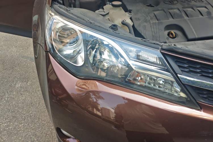 Used Toyota RAV4 2015 2.0L CVT Two-Wheel Drive Fashion Edition Right Front Headlight