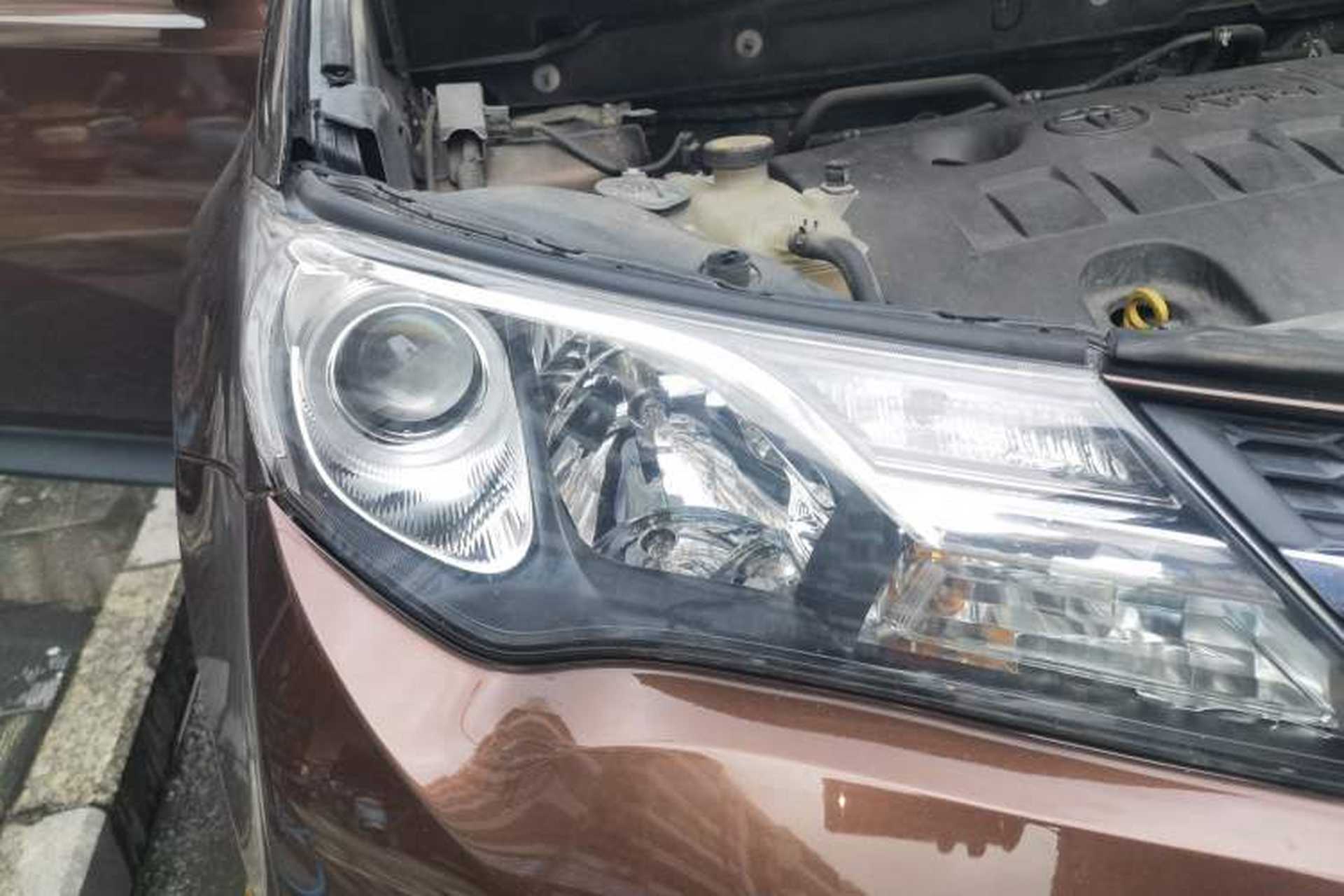 Used Toyota RAV4 2015 2.0L CVT Two-Wheel Drive Urban Edition Right Front Headlight