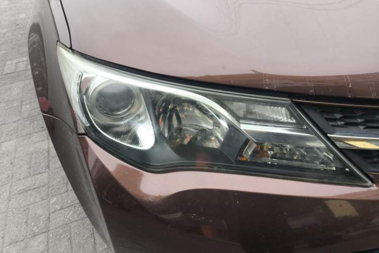 Used Toyota RAV4 2015 2.0L CVT Two-Wheel Drive Urban Edition Right Front Headlight