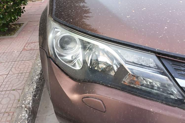 Used Toyota RAV4 2015 2.5L Automatic 4x4 Elite Edition Right Front Headlight