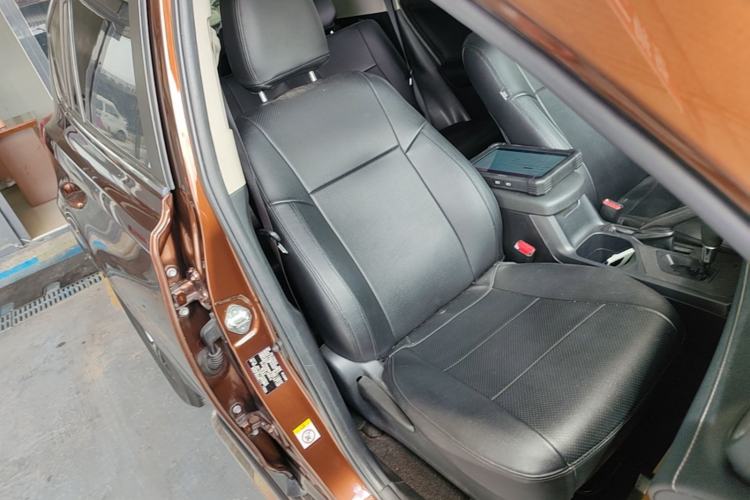 Used Toyota RAV4 2015 2.0L CVT Two-Wheel Drive Fashion Edition Right Front Seat