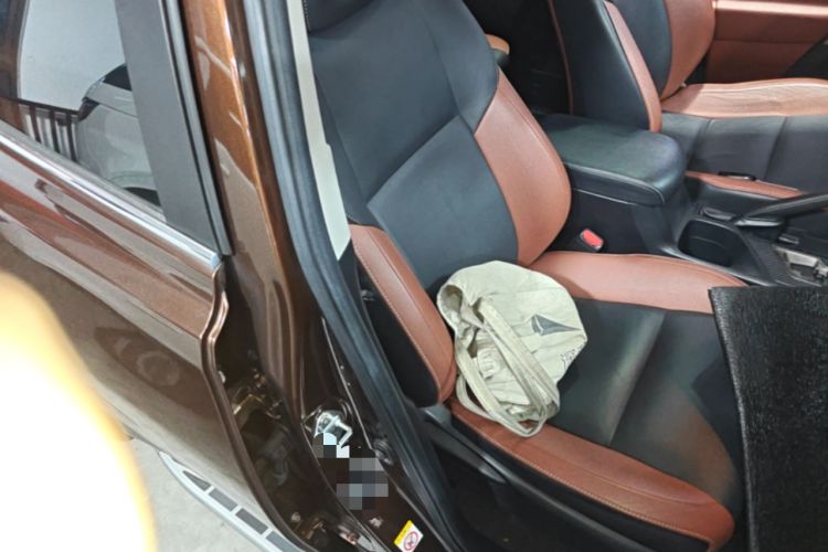 Used Toyota RAV4 2015 2.5L Automatic 4x4 Elite Edition Right Front Seat