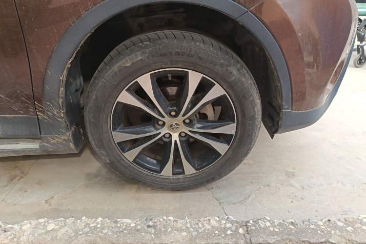 Used Toyota RAV4 2015 2.5L Automatic 4x4 Elite Edition Right Front Wheel Hub