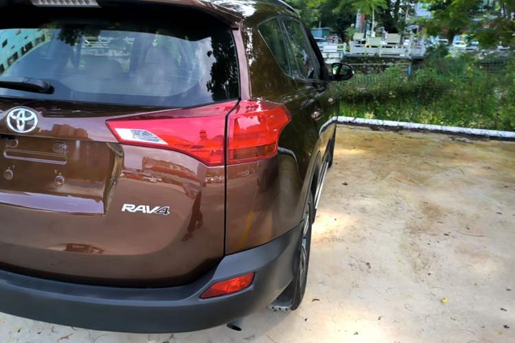 Used Toyota RAV4 2015 2.0L CVT Two-Wheel Drive Urban Edition Right Rear Taillight