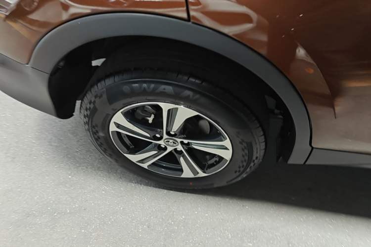 Used Toyota RAV4 2015 2.0L CVT Two-Wheel Drive Fashion Edition Right Rear Wheel Hub