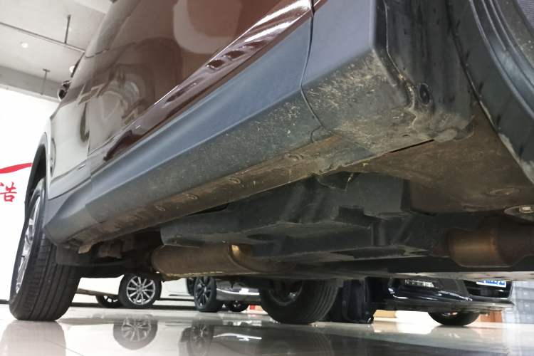 Used Toyota RAV4 2015 2.0L CVT 4x4 Trend Edition Right Side Sill