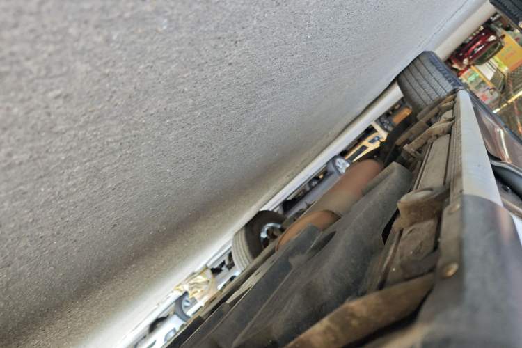 Used Toyota RAV4 2015 2.0L CVT Two-Wheel Drive Fashion Edition Right Side Sill