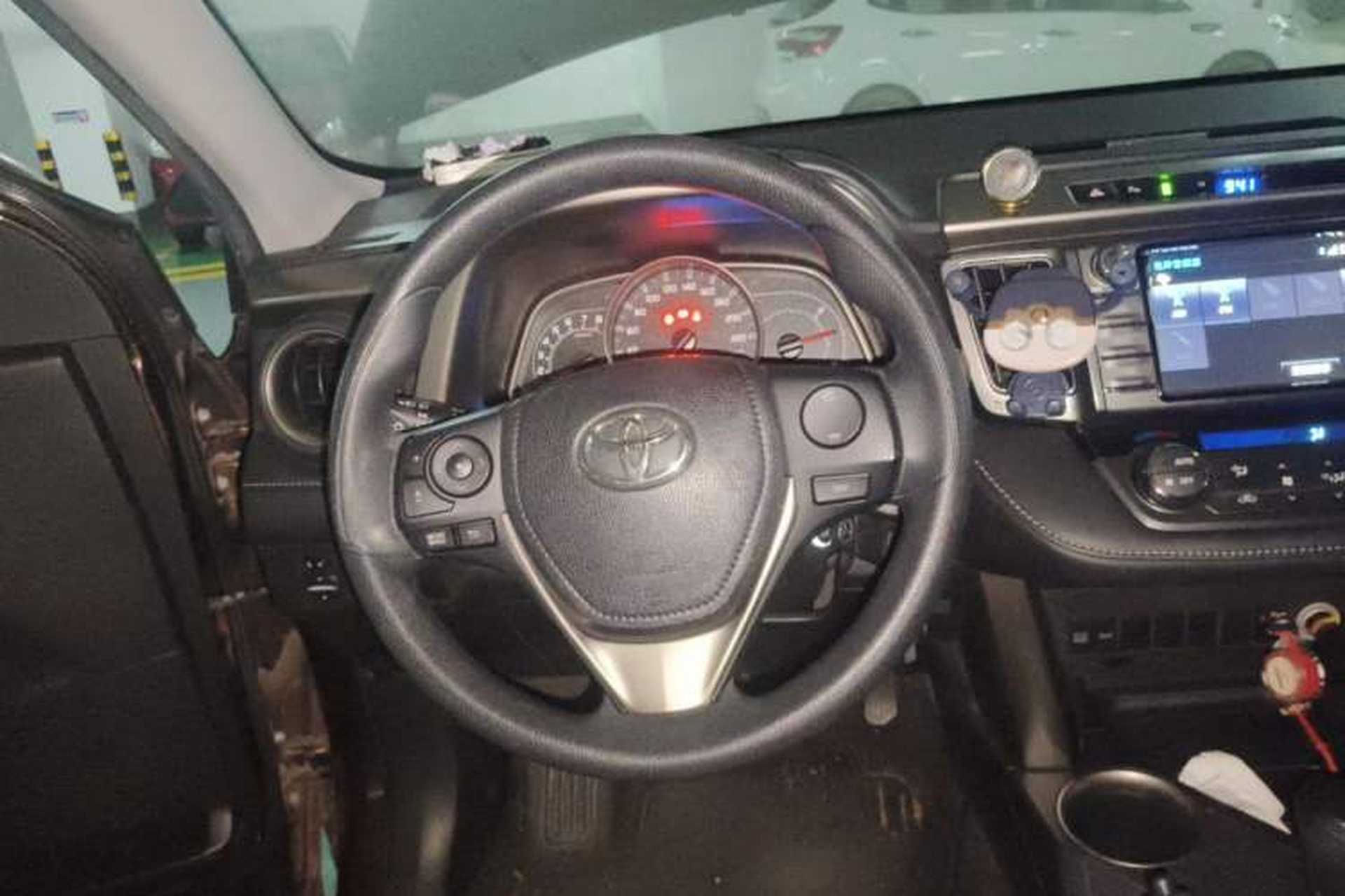 Used Toyota RAV4 2015 2.0L CVT Two-Wheel Drive Fashion Edition Steering Wheel
