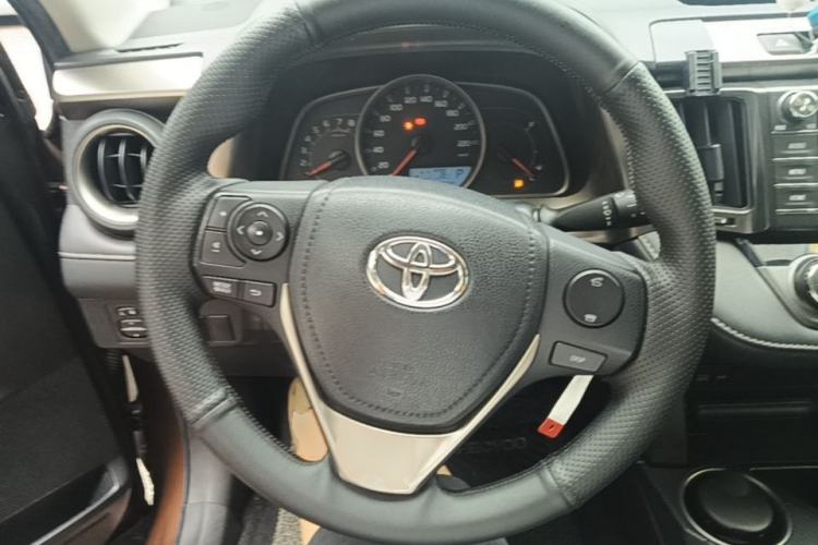 Used Toyota RAV4 2015 2.0L CVT Two-Wheel Drive Fashion Edition Steering Wheel