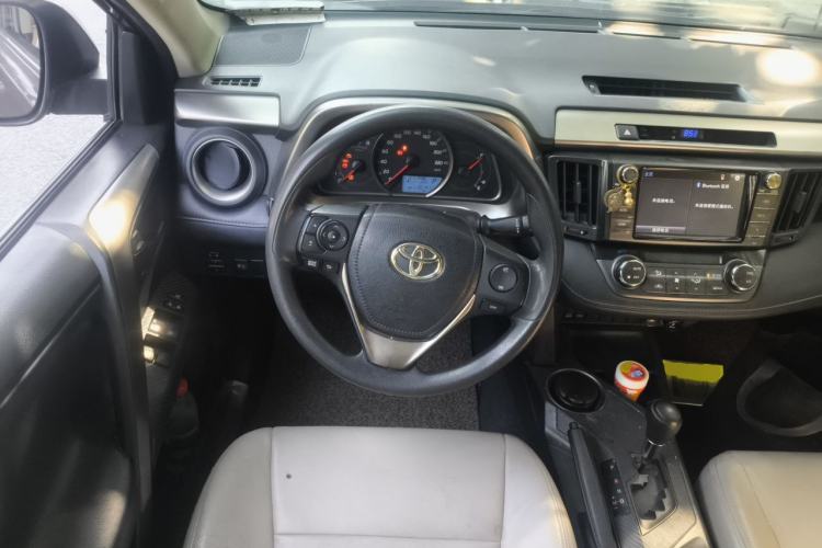 Used Toyota RAV4 2015 2.0L CVT Two-Wheel Drive Fashion Edition Steering Wheel