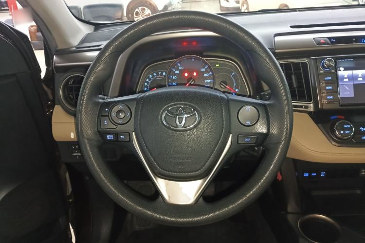 Used Toyota RAV4 2015 2.0L CVT 4x4 Trend Edition Steering Wheel