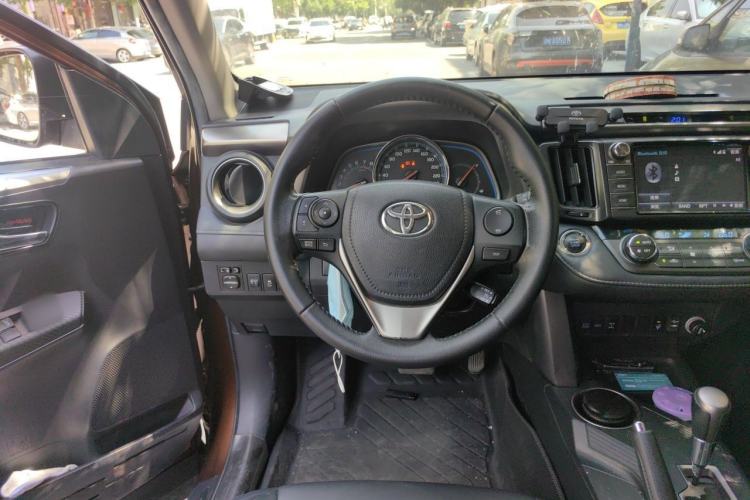 Used Toyota RAV4 2015 2.0L CVT Four-Wheel Drive New Edition Steering Wheel