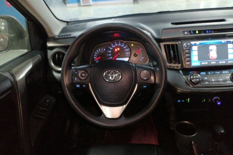 Used Toyota RAV4 2015 2.0L CVT Two-Wheel Drive Fashion Edition Steering Wheel