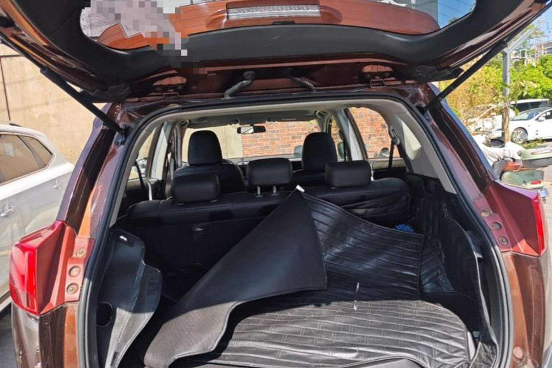 Used Toyota RAV4 2015 2.0L CVT Two-Wheel Drive Fashion Edition Trunk