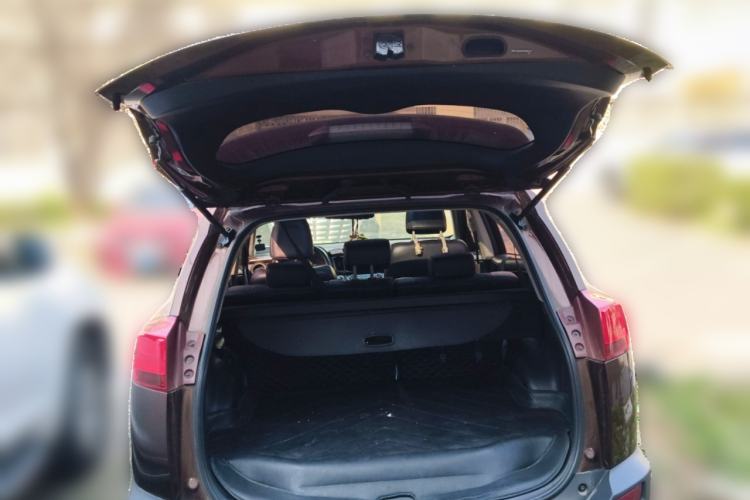 Used Toyota RAV4 2015 2.5L Automatic 4x4 Elite Edition Trunk