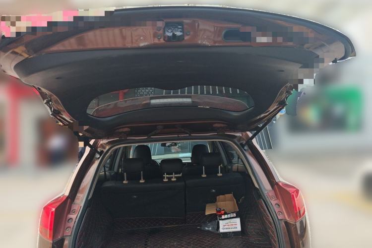 Used Toyota RAV4 2015 2.0L CVT Two-Wheel Drive Fashion Edition Trunk