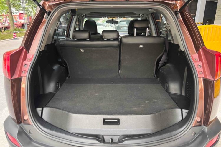 Used Toyota RAV4 2015 2.0L CVT Two-Wheel Drive Fashion Edition Trunk