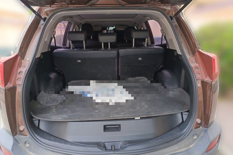 Used Toyota RAV4 2015 2.5L Automatic 4x4 Elite Edition Trunk