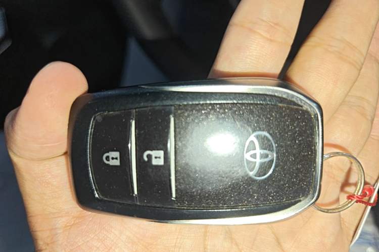 Used Toyota RAV4 2015 2.5L Automatic 4x4 Elite Edition Vehicle Key