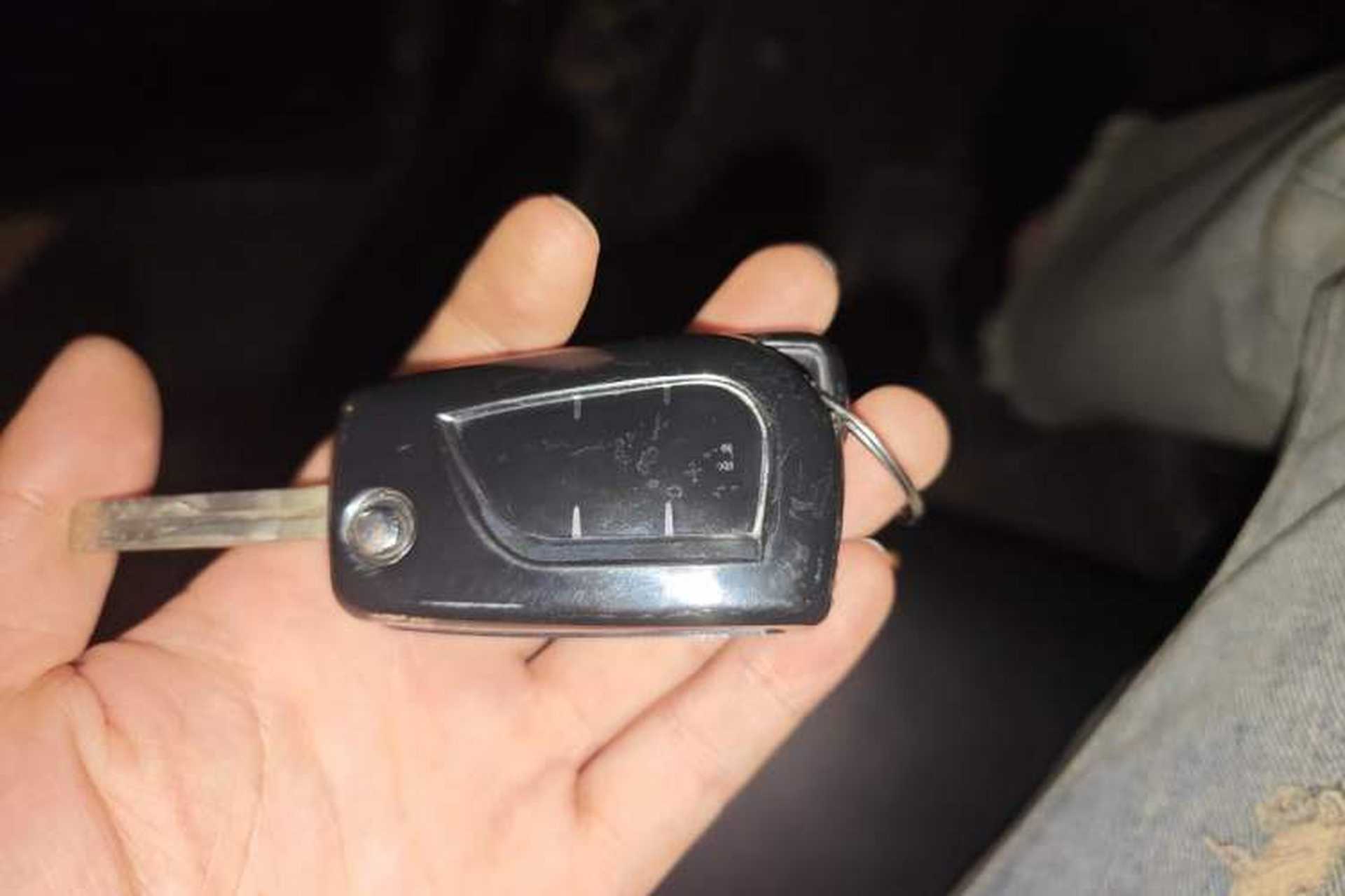 Used Toyota RAV4 2015 2.0L CVT Two-Wheel Drive Fashion Edition Vehicle Key