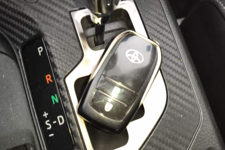 Used Toyota RAV4 2015 2.5L Automatic 4x4 Elite Edition Vehicle Key